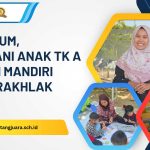 Miss Arum menemani anak TK A tumbuh mandiri dan berakhlak